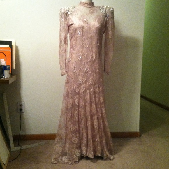 Dresses & Skirts - Lace Evening Gown