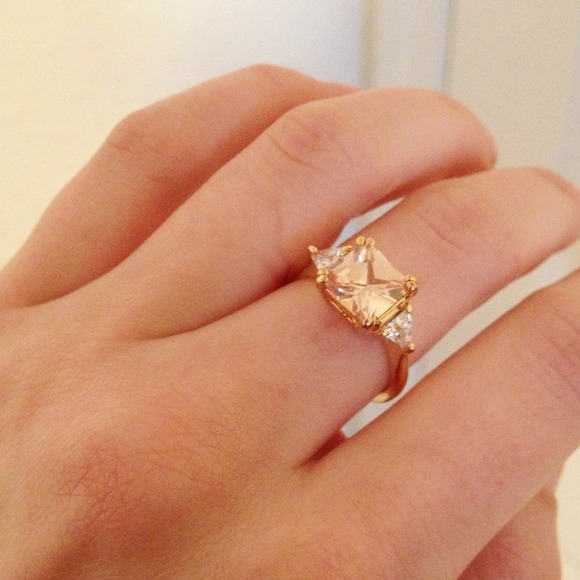 ⚠SOLD- Costume jewelry ring