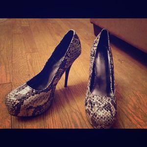 Charlotte Russe size 8 heels