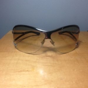 Like New Alexander McQueen sunglasses