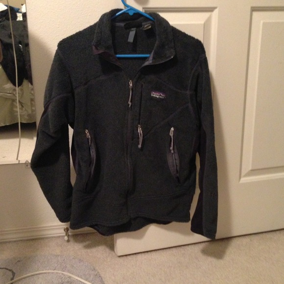 Patagonia Outerwear - Small Patagonia zip fleece, light navy blu