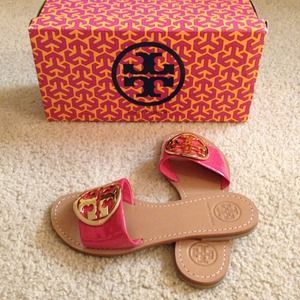 Tory burch flats.