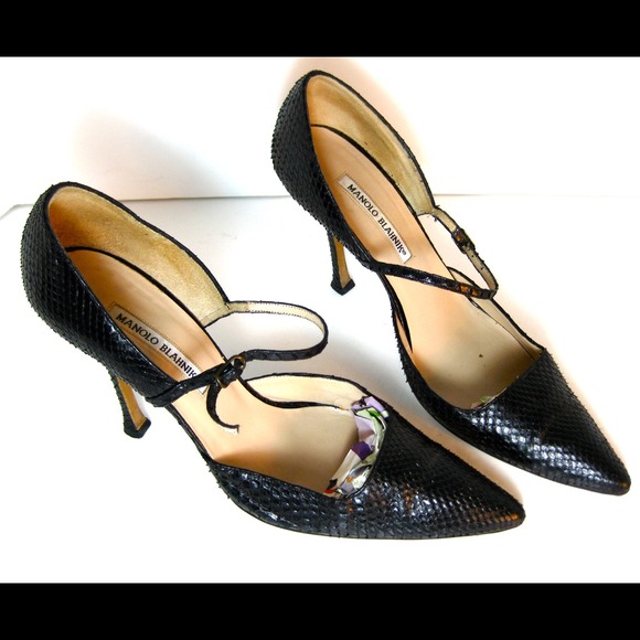 Manolo Blahnik auth black snake skin heels