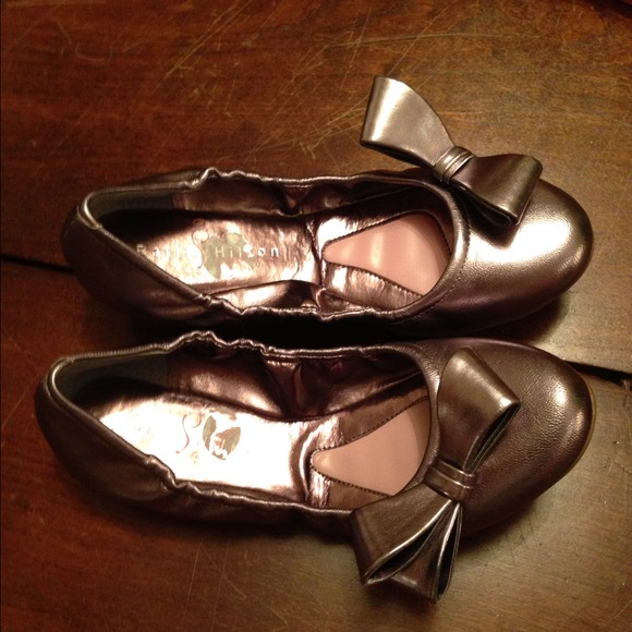 Flat shoes