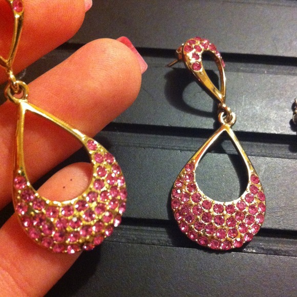 $2 for 2 pair of earrings