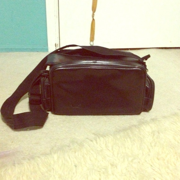 Black leather camera case - Picture 1 of 4