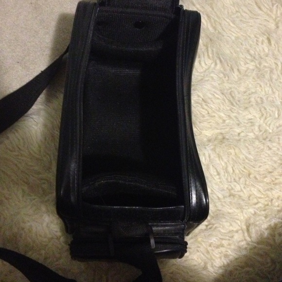 Black leather camera case - Picture 2 of 4