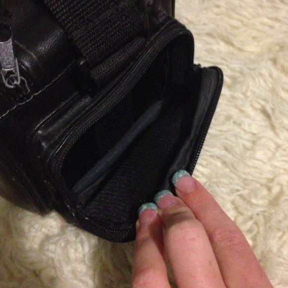 Black leather camera case - Picture 3 of 4