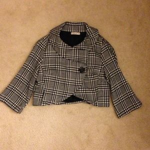 🎉Reduced🎉Cute black and white crop jacket