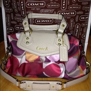Brandnew with tag authentic coach bag
