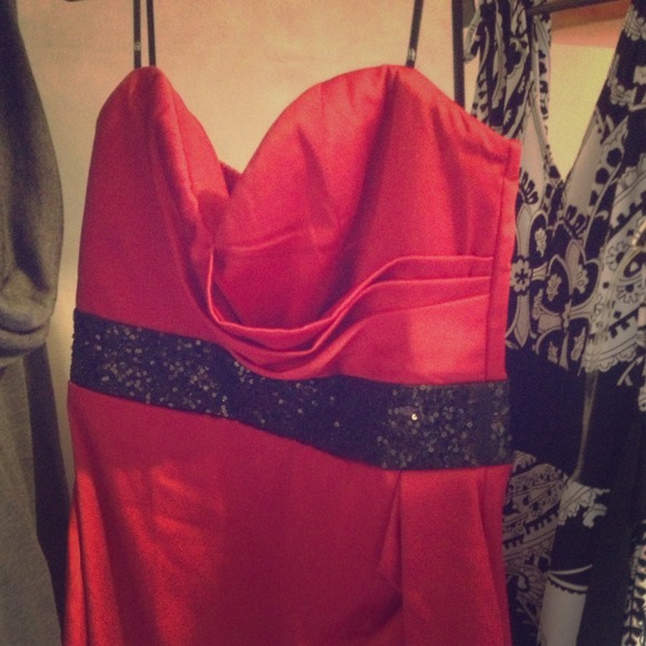 Red dress medium