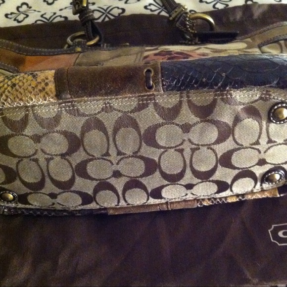 COACH Tote - Picture 2 of 4