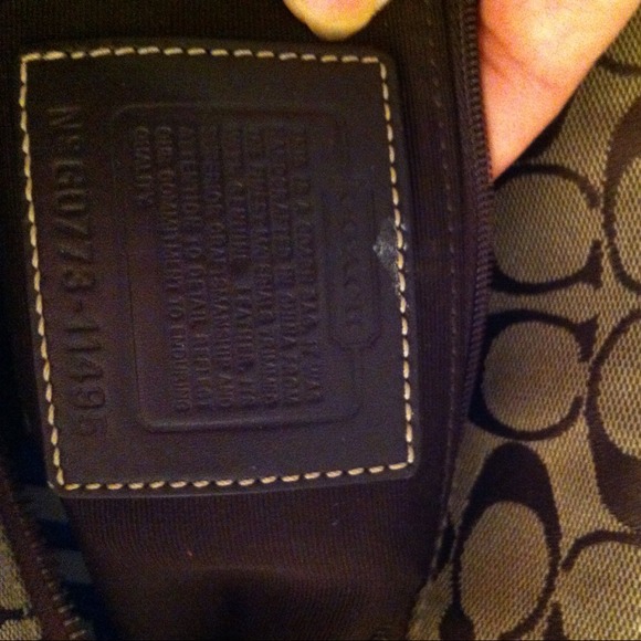 COACH Tote - Picture 4 of 4