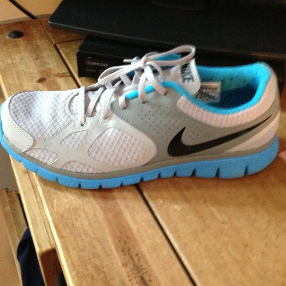 Men's Nike free runs
