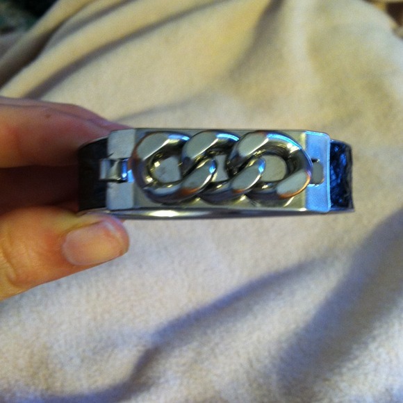 Never worn - Picture 3 of 4