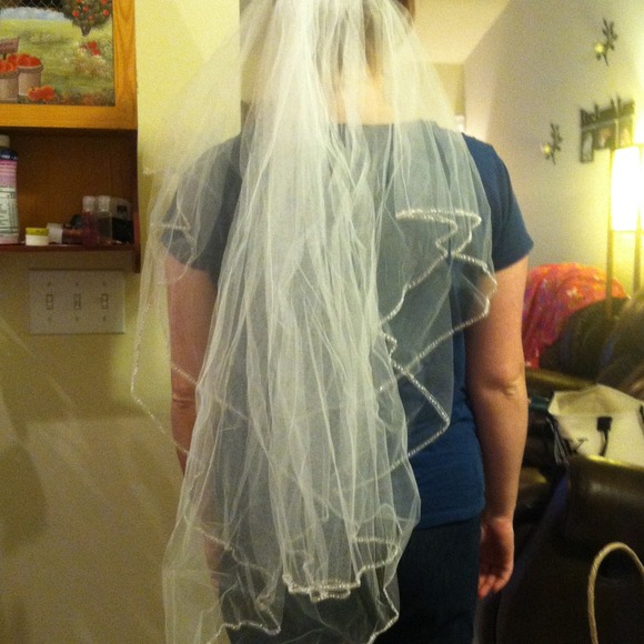 ****Wedding veil. Taking offers