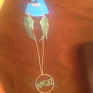 Necklace and earring set