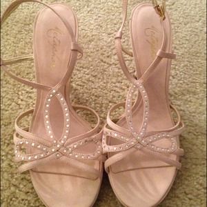 Elegant pale pink dress heels