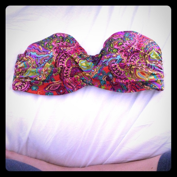 Victoria secrete swim top **markdown**