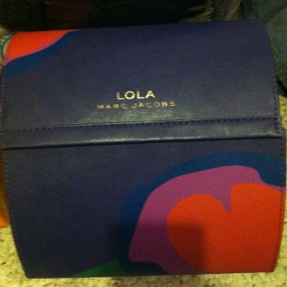 ❤️reduced❤️Lola treasure chest!