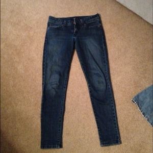 ••TRADED••Levi Leggings