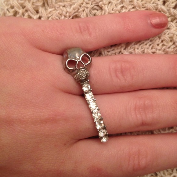 Skull ring - Picture 2 of 2