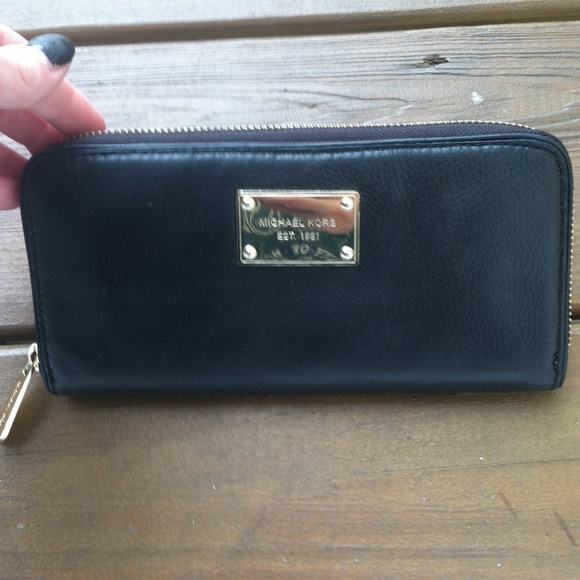 Michael Kors Black Leather  Wallet......SOLD!!