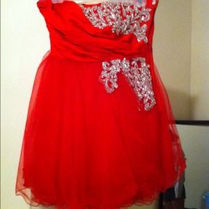 This is a size 2 Sherri Hill dress! Once worn once