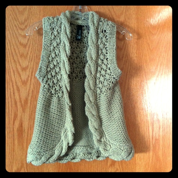 MAK B sweater vest