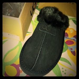 Women's UGG slippers black size 9