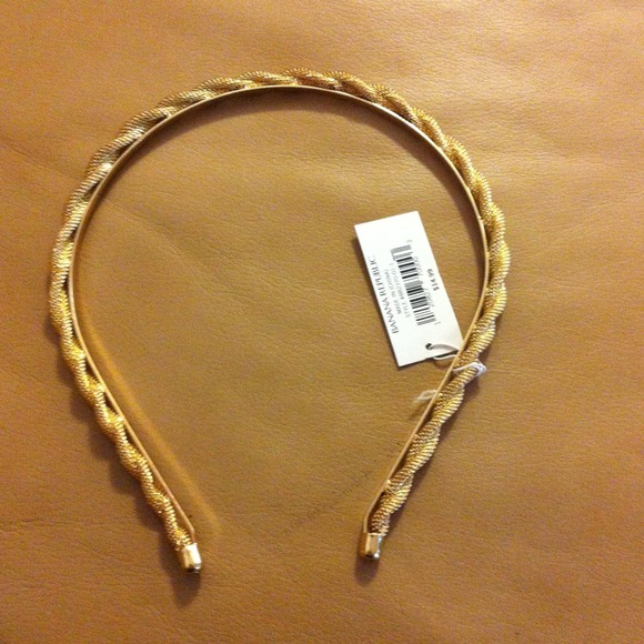 🚫SOLD🚫💥👀Gold braided head piece👀💥