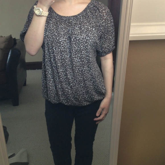 Small cheetah Ann Taylor top - Picture 2 of 2