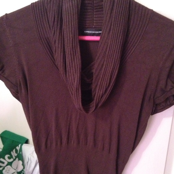 🚫SOLD🚫Express short sleeve sweater