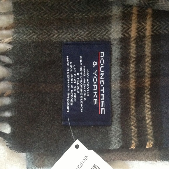 Scarf - Picture 3 of 3