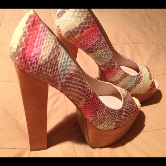 🌟🌟SOLD IN BUNDLE🌟🌟7.5Wood heel open toe stacks
