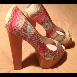 🌟🌟SOLD IN BUNDLE🌟🌟7.5Wood heel open toe stacks