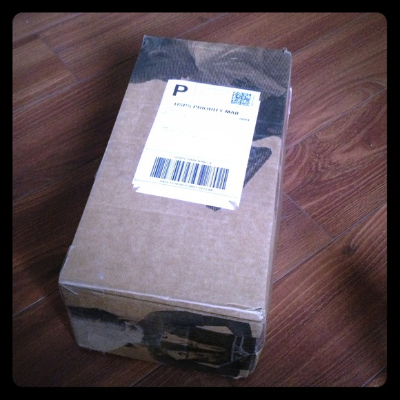 Shipping out today!! Adidas Outfit and Keychain!!