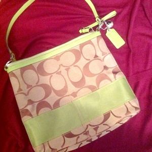 Coach bag; Gently used💥Reduced💥