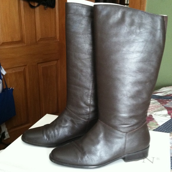 Boots - Picture 2 of 3