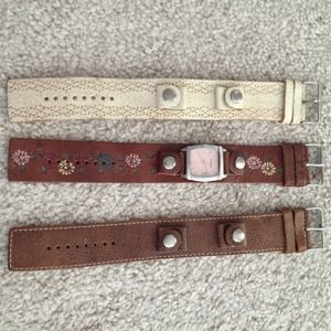 Fossil watch with interchangeable leather bands