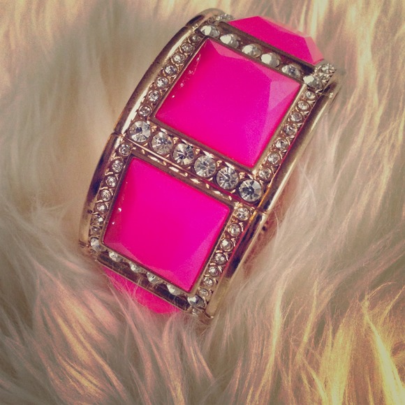 Super cute bracelet!