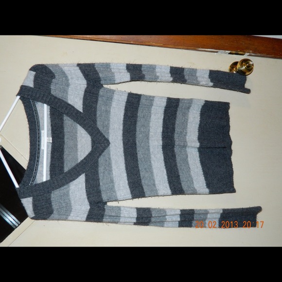 Sweater - Picture 2 of 2