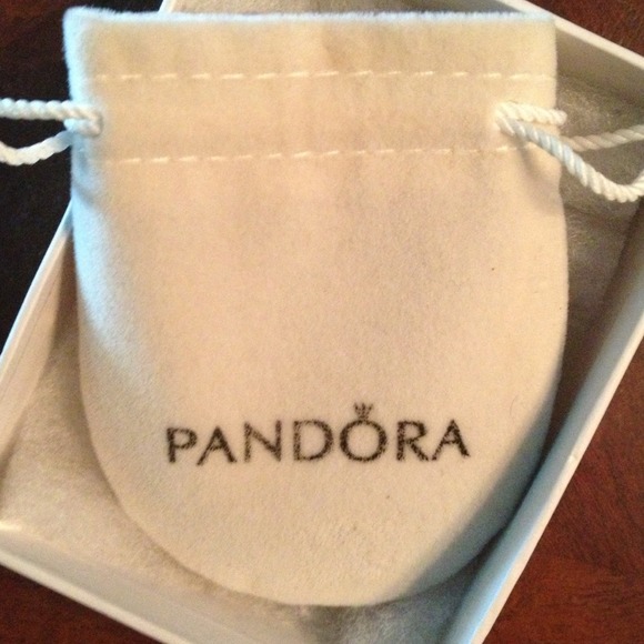 New 4 Charm Pandora Bracelet ❤ - Picture 2 of 3