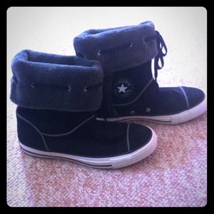 Converse hightop boots/sneaker. Size 8.5