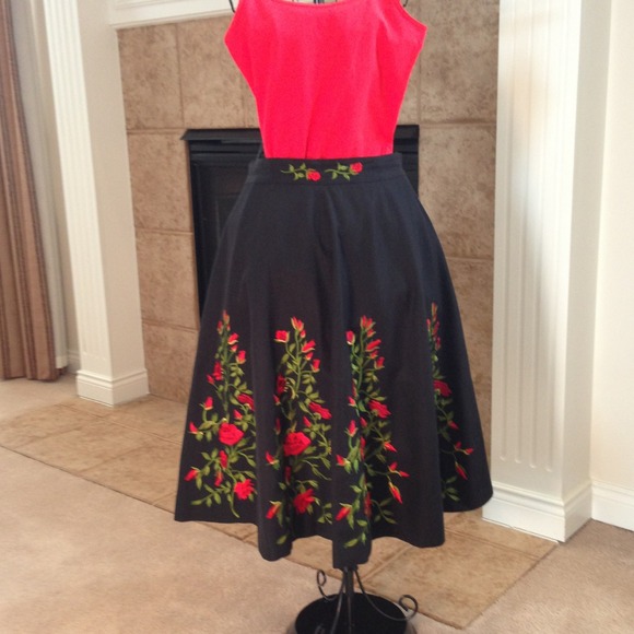 NEIMAN MARCUS VINTAGE SKIRT