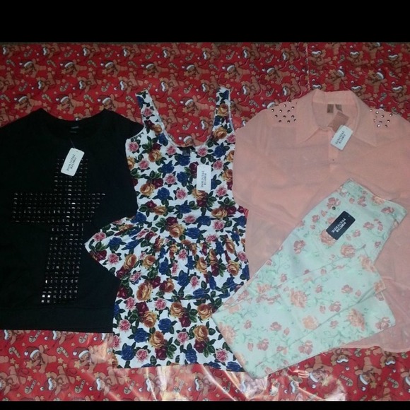 4 piece bundle $60 via PP no trades!!!!!