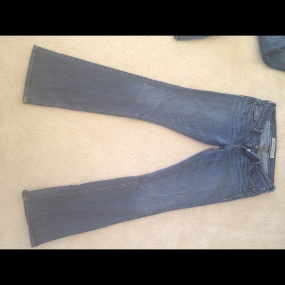 ✋SOLD ✋Non-ripped Hollister jeans!