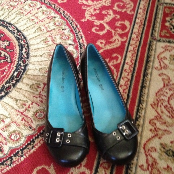 Black shoes