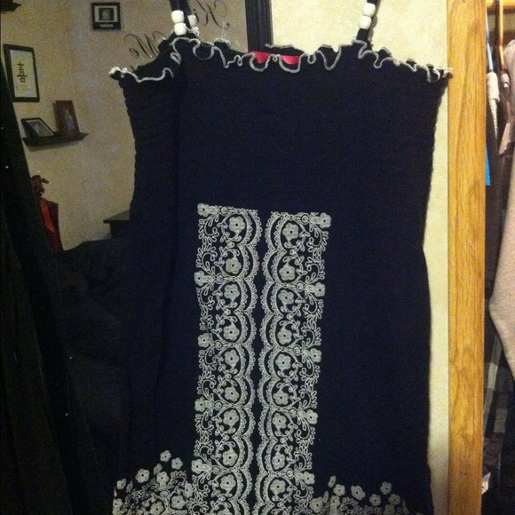 Almost Famous Black Tank - Picture 1 of 3