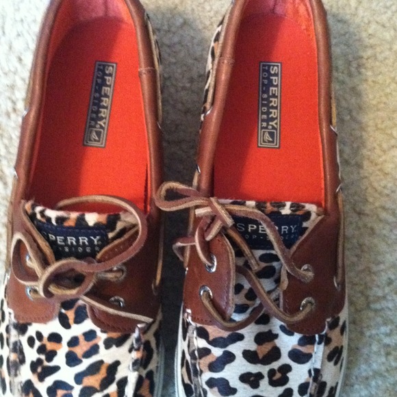 TRADED🌹Cheetah print sperrys - Picture 2 of 3